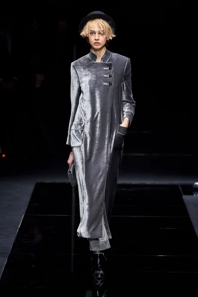 Look 50